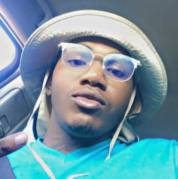 Meet your Posher, Josh - Picture 1 of 1